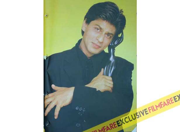 Shah Rukh Khan wins Best Actor for Kuch Kuch Hota Hai