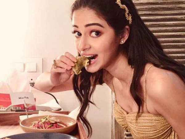Ananya Panday expresses her love for Butter Chicken & Cheese Naan